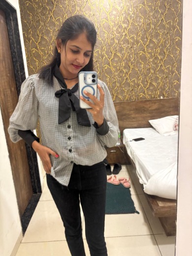 high profile Call Girls in Lemon Tree Hotel